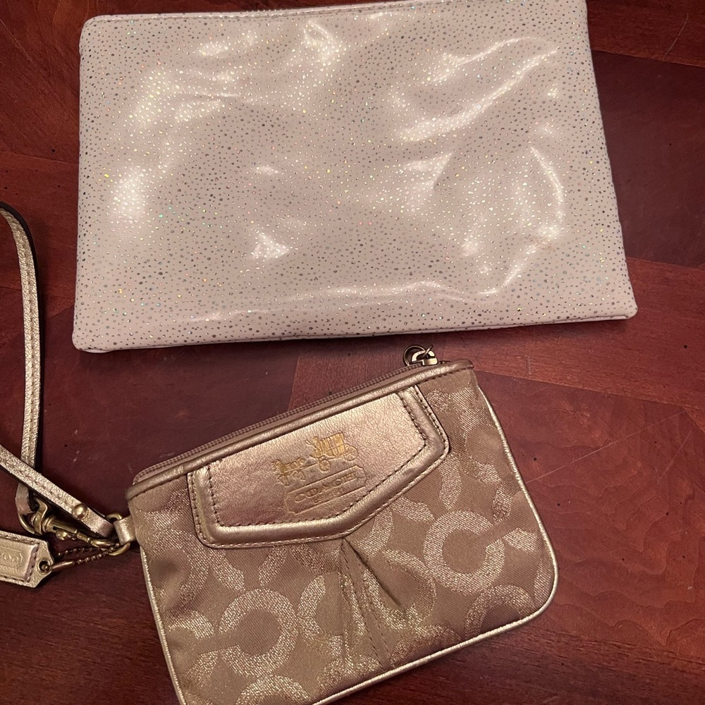 2 Pouches